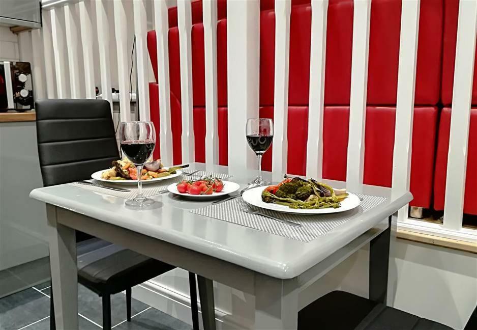 2 Bedroom Modern Apartment, Uplands, Swansea Eksteriør bilde
